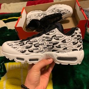 Air Max 95 'Logo All Over' (Size: 10 M)